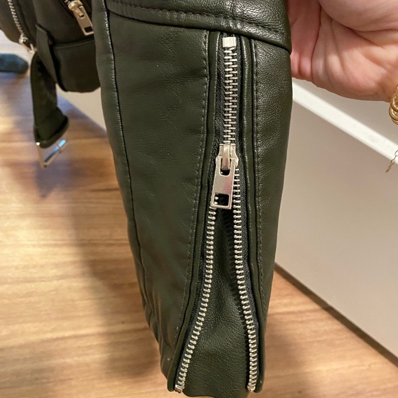 Fabulous jean jacket from Forever 21, size medium - Picture 2 of 5